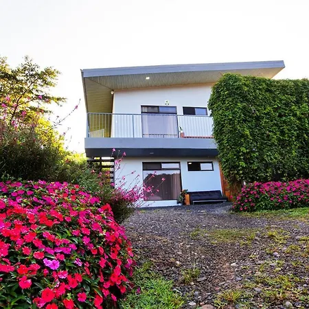 Casa Suculenta ,Monteverde Con Jacuzzi Privado Y Lavanderia Exterior photo